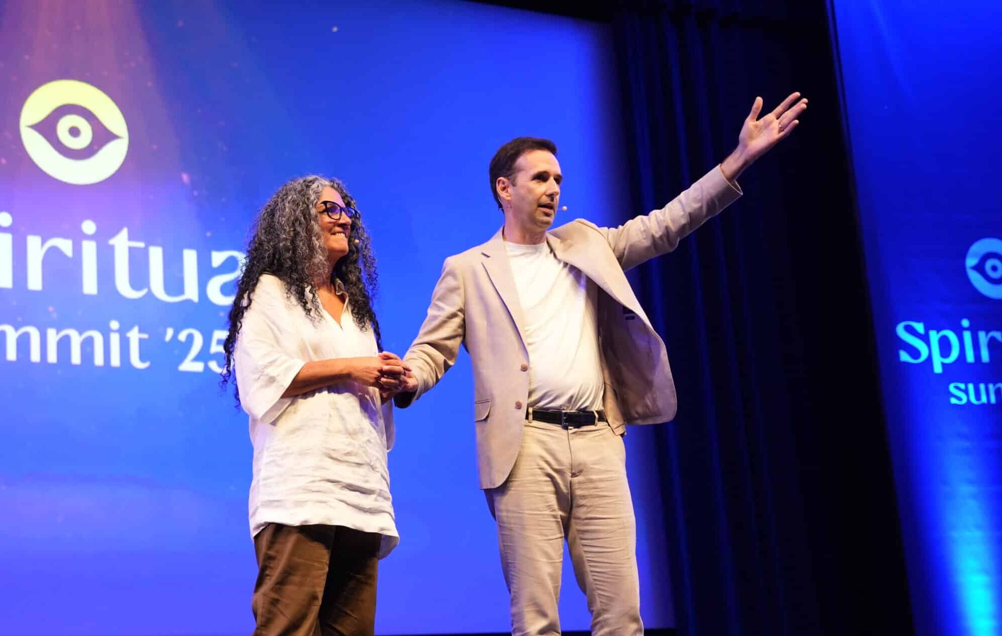 Pedro Frias e Paula Rodrigues no Spiritual Summit 25